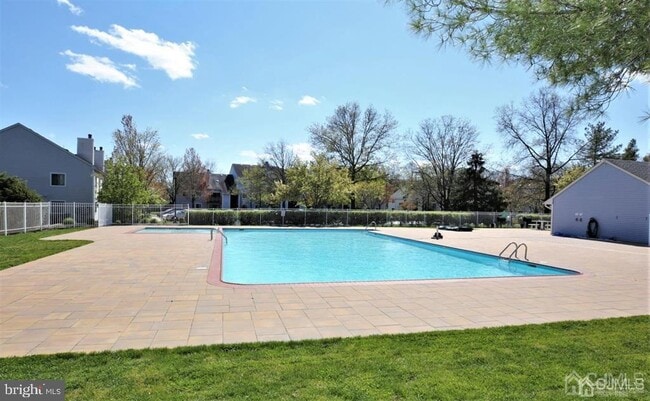 1018 Aspen Dr in Plainsboro, NJ - Building Photo - Building Photo