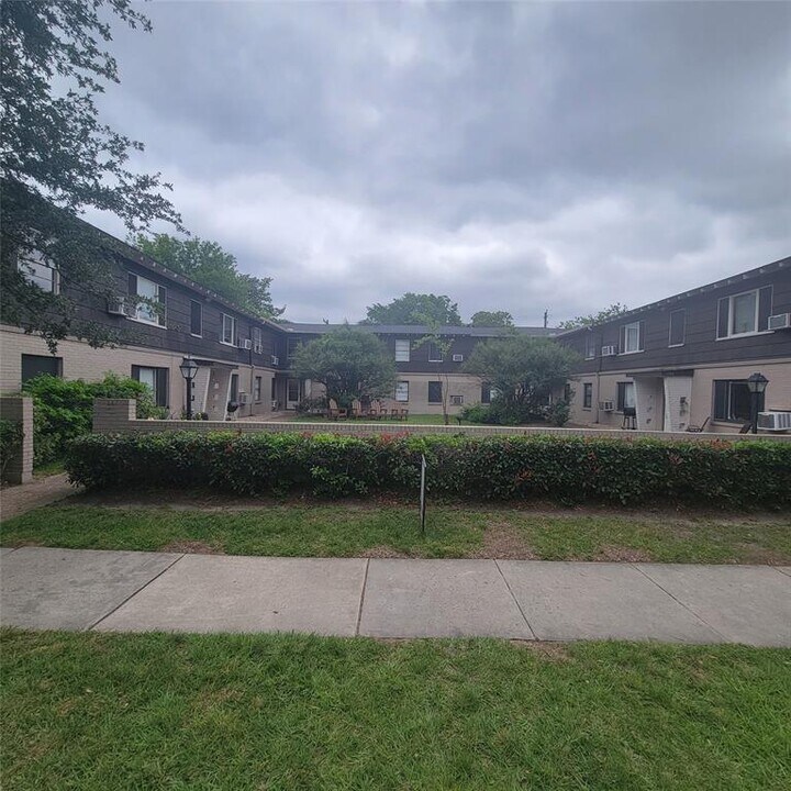 1320 Heights Blvd Photo