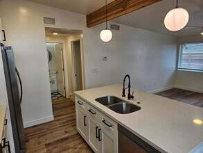 6623 E Cheery Lynn Rd in Scottsdale, AZ - Building Photo - Building Photo