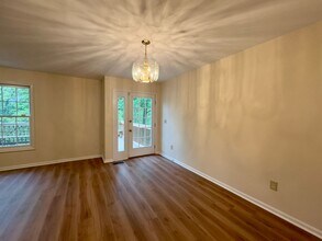 53 Cedarwood Cir in Pikesville, MD - Foto de edificio - Building Photo