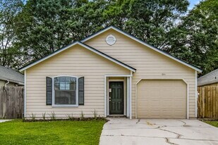 1844 Manitoba Ct N in Middleburg, FL - Building Photo