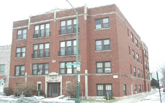 3023-3025 W Addison St Apartments