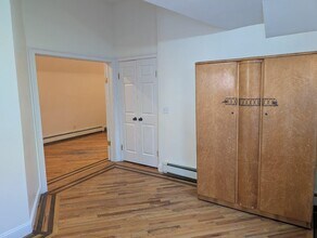 63 Van Reypen St in Jersey City, NJ - Building Photo - Building Photo