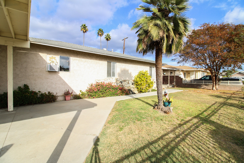 11649 Wakeman St in Whittier, CA - Foto de edificio