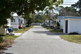 Sun Terrace Mobile Park in Clearwater, FL - Foto de edificio - Other