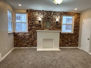 6044 Mayflower Ave in Cincinnati, OH - Building Photo - Building Photo