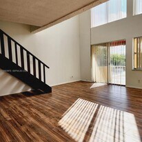 18051 NW 68th Ave in Hialeah, FL - Building Photo