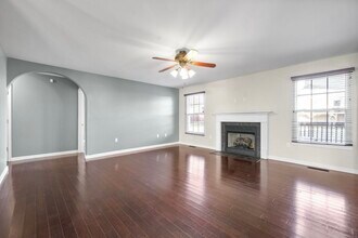1354 Loren Circle in Clarksville, TN - Building Photo - Building Photo