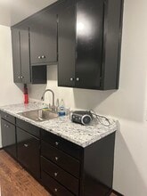 301 Nevin Ave, Unit B Upstairs in Richmond, CA - Building Photo - Building Photo