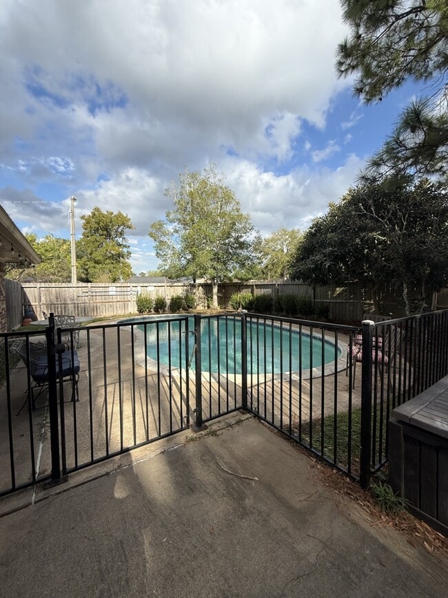 5103 Encino Ct in Friendswood, TX - Building Photo - Building Photo