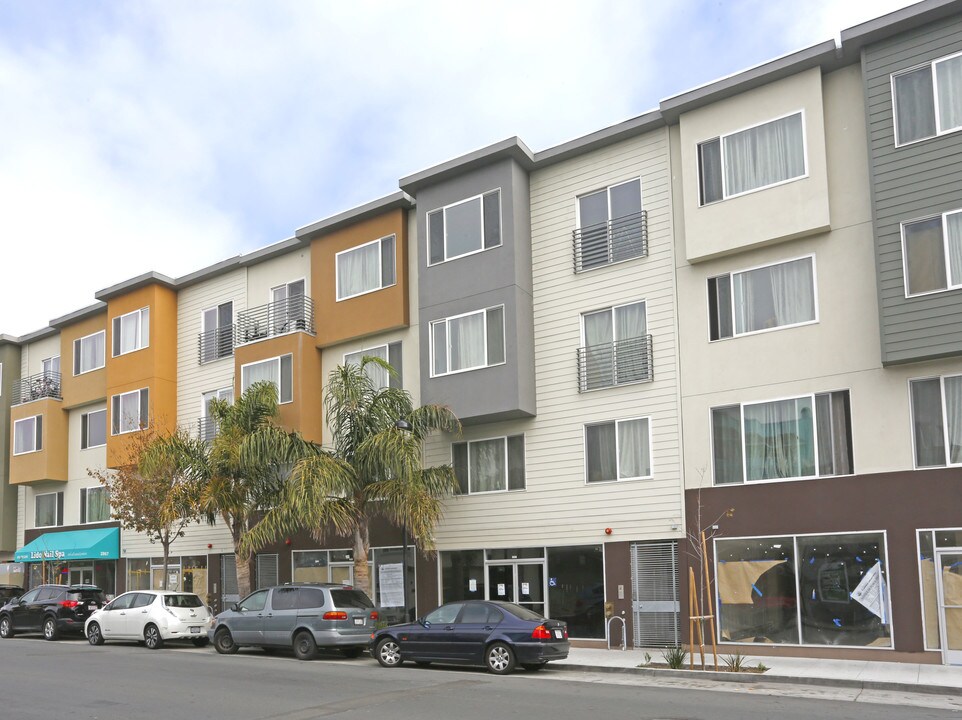 2895 San Bruno Ave in San Francisco, CA - Foto de edificio