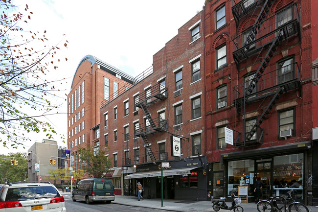 237 Sullivan St in New York, NY - Building Photo - Building Photo