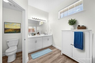 6245 White Pine Dr, Unit 328 in McKinney, TX - Foto de edificio - Building Photo