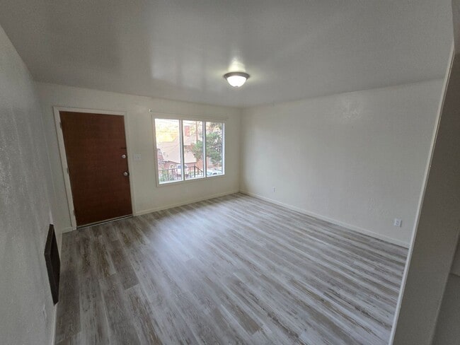 526 N 8th St in Klamath Falls, OR - Foto de edificio - Building Photo