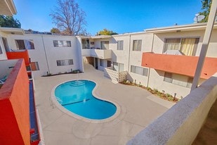 Jordan Tropicana Apartments in Canoga Park, CA - Building Photo