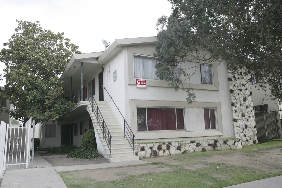 2613 W Imperial Hwy in Inglewood, CA - Building Photo