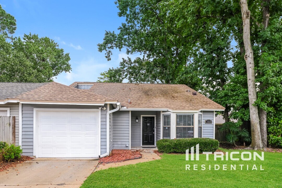 3129 Courtney Woods Ct in Jacksonville, FL - Building Photo