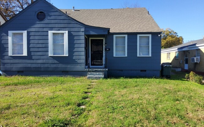 property at 929 Maple Dr