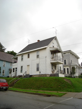 105 Church St in Little Falls, NY - Foto de edificio