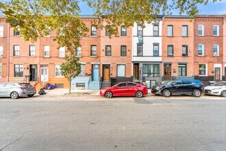 2341 N College Ave in Philadelphia, PA - Foto de edificio - Building Photo