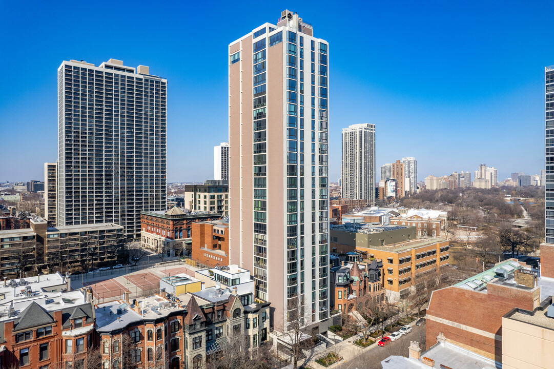 The Parkside in Chicago, IL - Building Photo