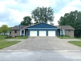 2147 Countrywood Dr SE in Kentwood, MI - Building Photo