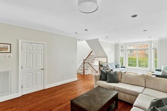 106 Morris Ave in Rockville Centre, NY - Building Photo - Building Photo
