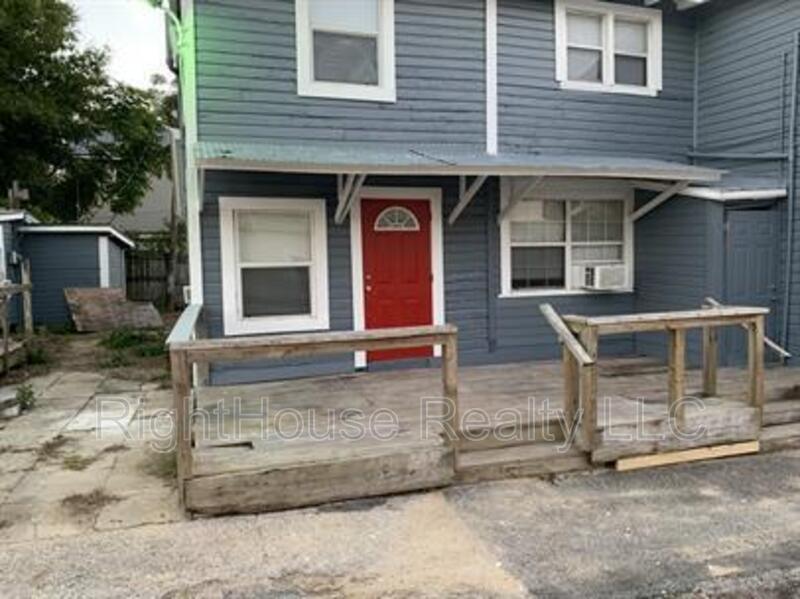 113 S Grove St in Eustis, FL - Building Photo