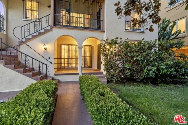 property at 1141 S Shenandoah St