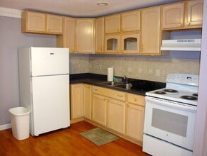 297 Ashland Ave in Southbridge, MA - Building Photo - Building Photo