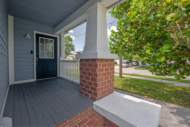 2714 W Fig St in Tampa, FL - Building Photo - Building Photo