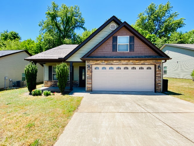 property at 938 S Mossy Rock Rd