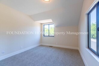74 Windstone Dr in San Rafael, CA - Building Photo - Building Photo