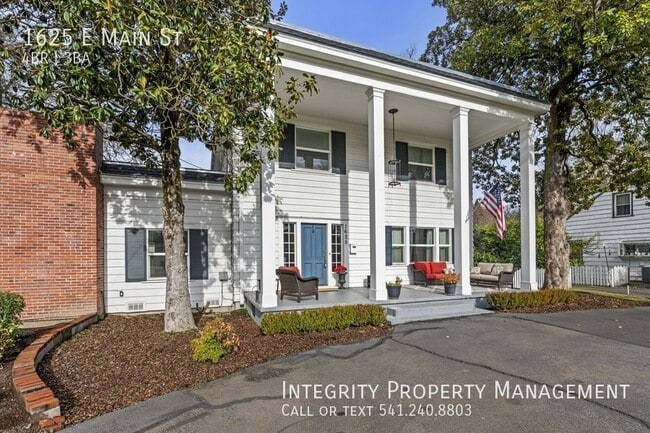 property at 1625 E Main St