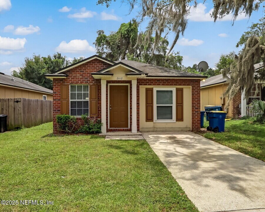 8448 Kona Ave in Jacksonville, FL - Building Photo