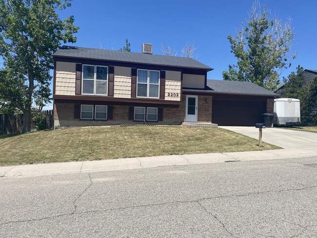 property at 2202 S Fairdale Ave