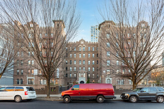 180 Lenox Rd in Brooklyn, NY - Building Photo - Primary Photo