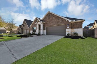 18934 Arnold Creek Ln in New Caney, TX - Foto de edificio - Building Photo