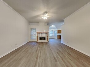 605 Arbor Ln in Burleson, TX - Building Photo - Building Photo
