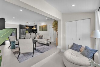 400 NW 45th St in Miami, FL - Building Photo - Building Photo