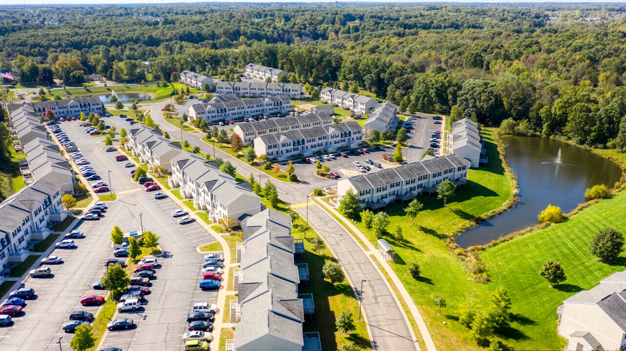 The Paddock Apartment Homes in Kalamazoo, MI - Foto de edificio