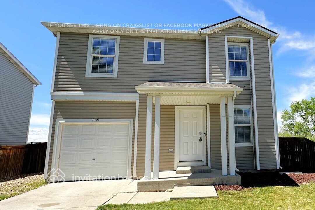 1321 Mallard Ln in Brighton, CO - Building Photo