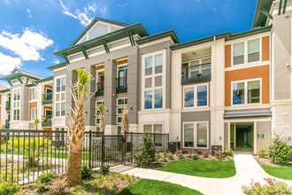 Regalia Bella Terra in Katy, TX - Building Photo - Building Photo