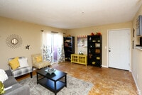 413 Tinker Diagonal St