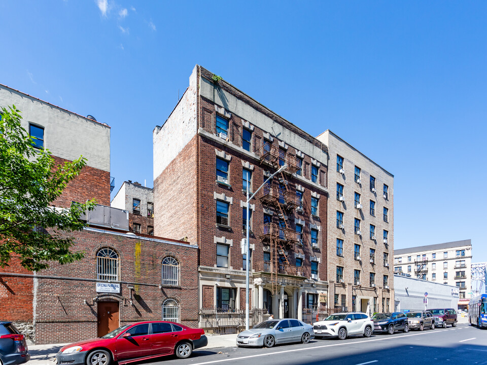 656 W 178th St in New York, NY - Building Photo