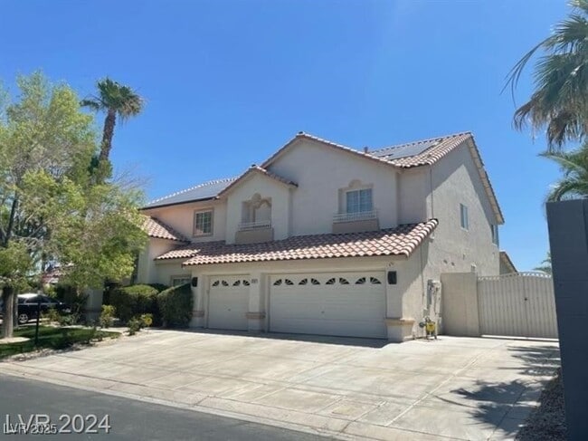 9724 La Cienega St