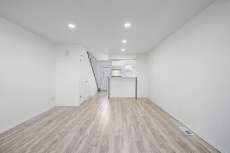 3281 S Estes St in Lakewood, CO - Building Photo - Building Photo