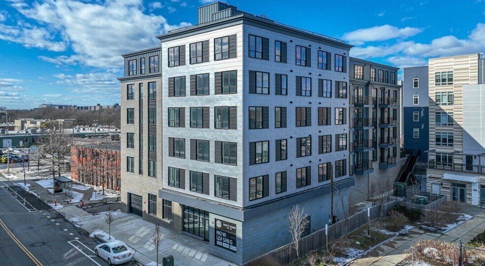 365 Western Ave, Unit 503 in Boston, MA - Building Photo
