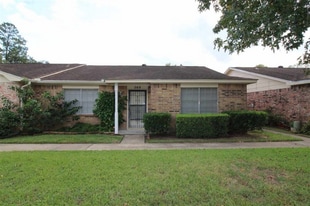 369 Pinchback Rd in Beaumont, TX - Building Photo