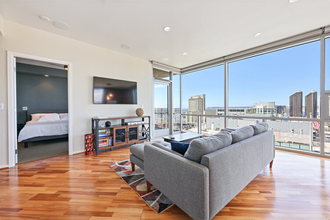 321 10th Ave, Unit 2402 in San Diego, CA - Foto de edificio